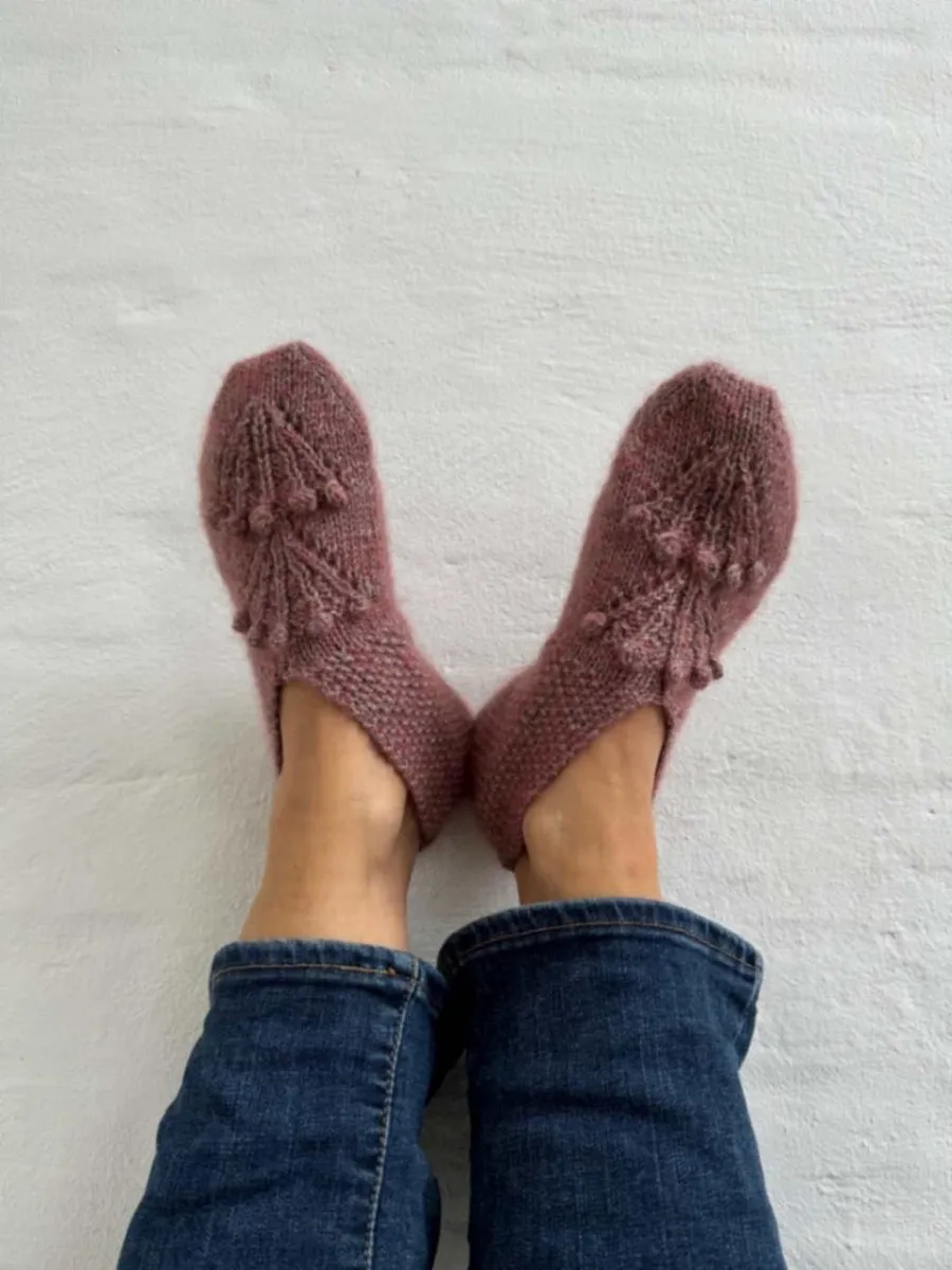 Ellinor cozy slippers by Önling, knitting pattern