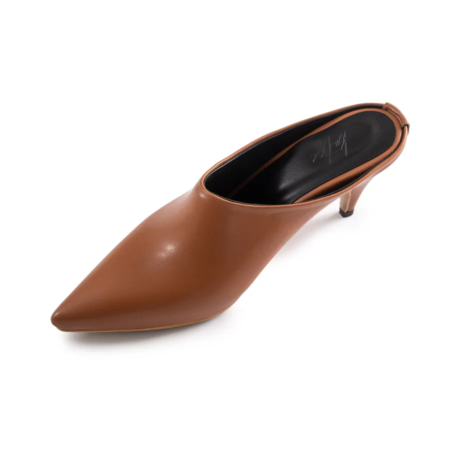 PIEZA BROWN PUMPS